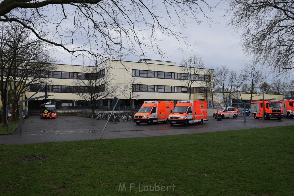 Einsatz BF Koeln Schule Burgwiesenstr Koeln Holweide P013.JPG - Miklos Laubert